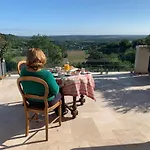 Chateau Du Mont De 3*