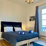 Chateau Du Mont De Bed and breakfast Guny