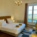 Chateau Du Mont De 3*