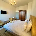Bed & Breakfast Chateau Du Mont De Guny