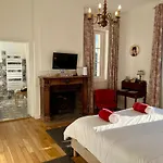 Chateau Du Mont De Bed and breakfast Guny