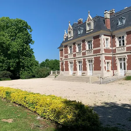 Bed & Breakfast Chateau Du Mont De Guny