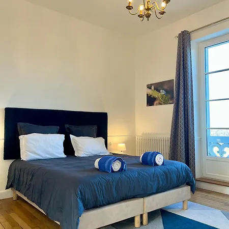 Chateau Du Mont De Bed & Breakfast Guny