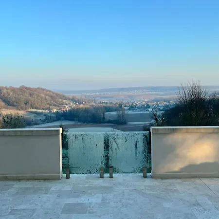 Chateau Du Mont De Bed & Breakfast Guny