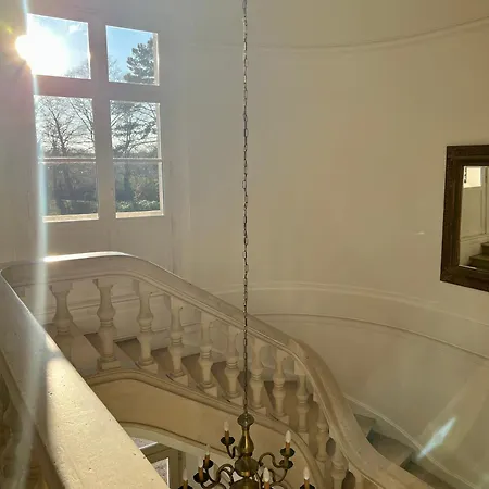 Bed & Breakfast Chateau Du Mont De Guny