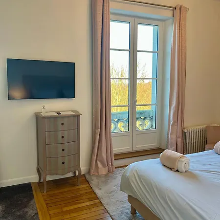 Bed & Breakfast Chateau Du Mont De 3*