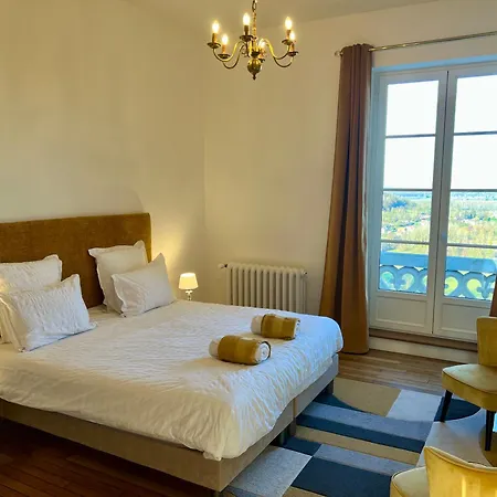 Chateau Du Mont De 3*