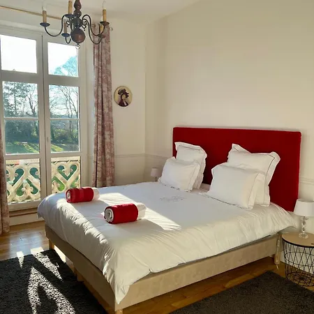 Bed & Breakfast Chateau Du Mont De 3*