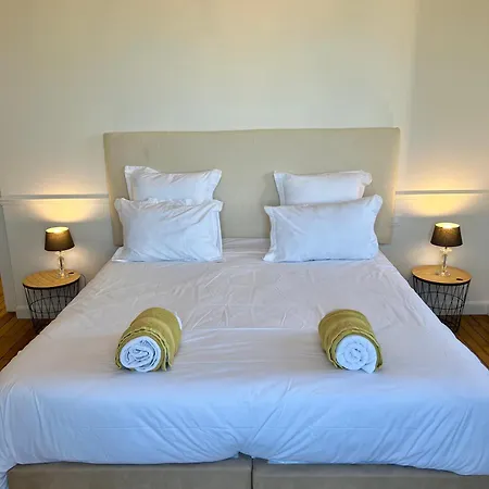 Chateau Du Mont De 3*