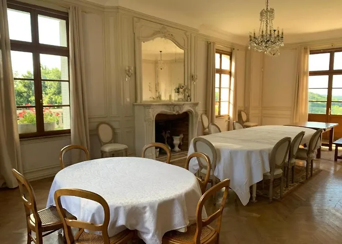 Chateau Du Mont De 3*