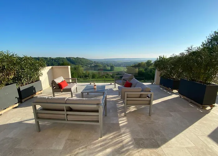 Chateau Du Mont De 3*