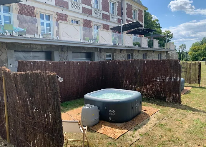 Bed & Breakfast Chateau Du Mont De Guny