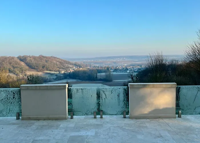 Chateau Du Mont De Bed & Breakfast Guny