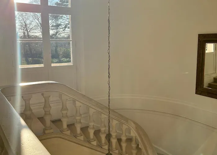 Bed & Breakfast Chateau Du Mont De Guny