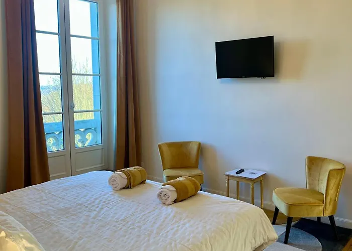 Chateau Du Mont De Guny