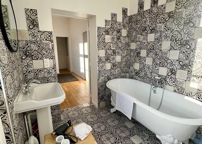 Chateau Du Mont De 3* Guny