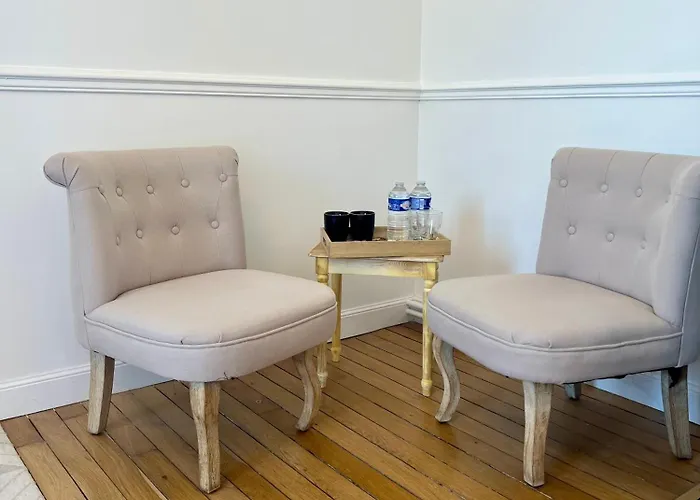 Chateau Du Mont De 3* Guny